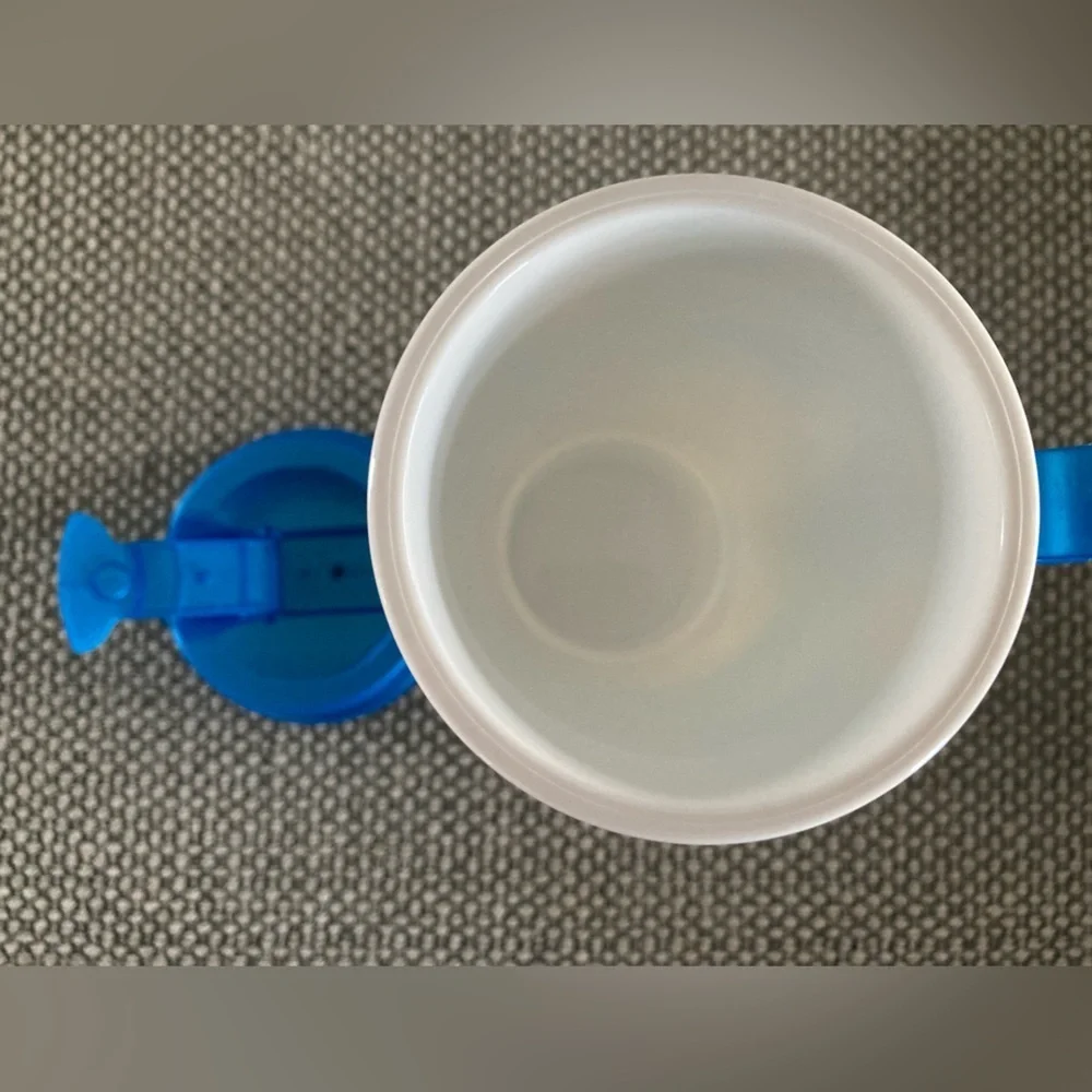 NWOT Cabana Bay Universal tumbler with a lid use for hot or cold drinks.
